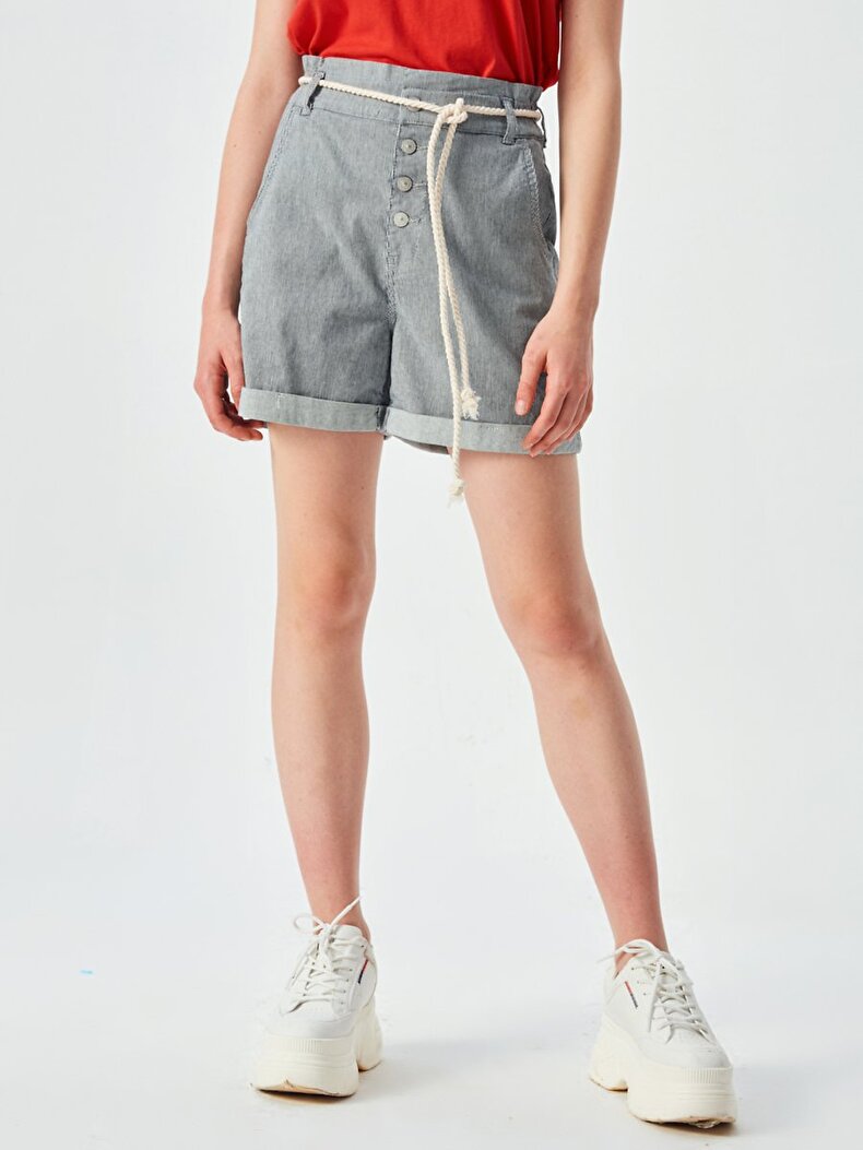 Arched Short Shorts