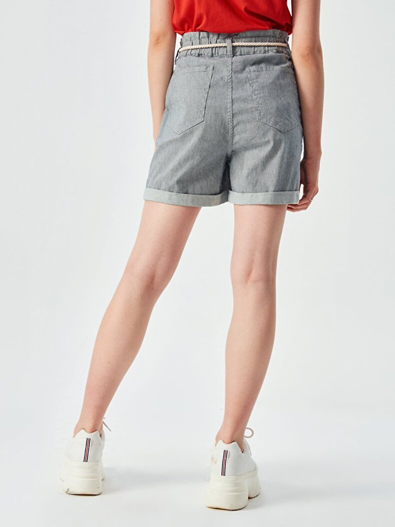 Arched Short Shorts