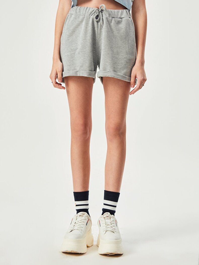 Grau Shorts