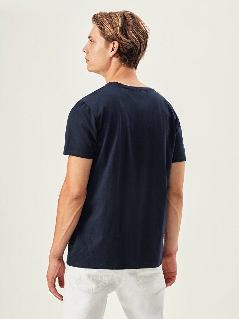Donkerblauw T-shi̇rt