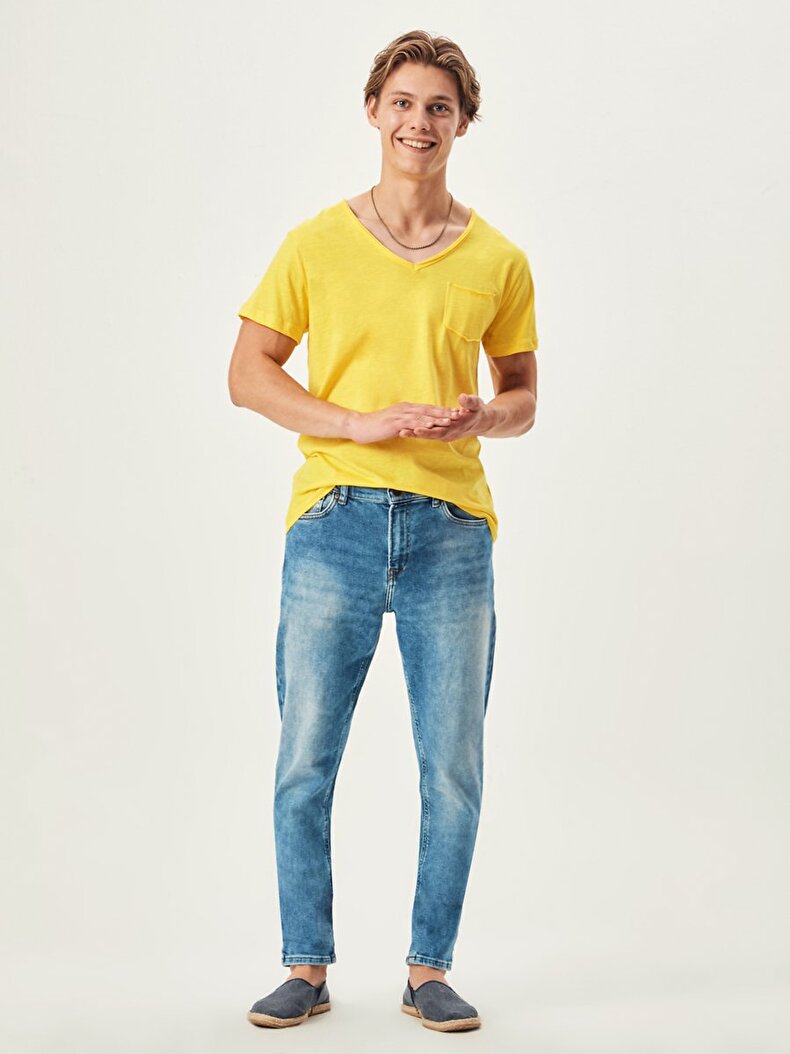 V-neck With Pockets Yellow T-shirt