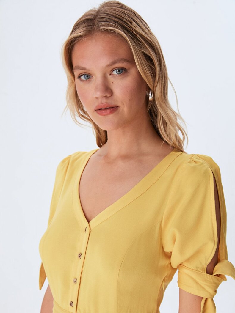 Arms Cord Closure Detailed Long Jurk
