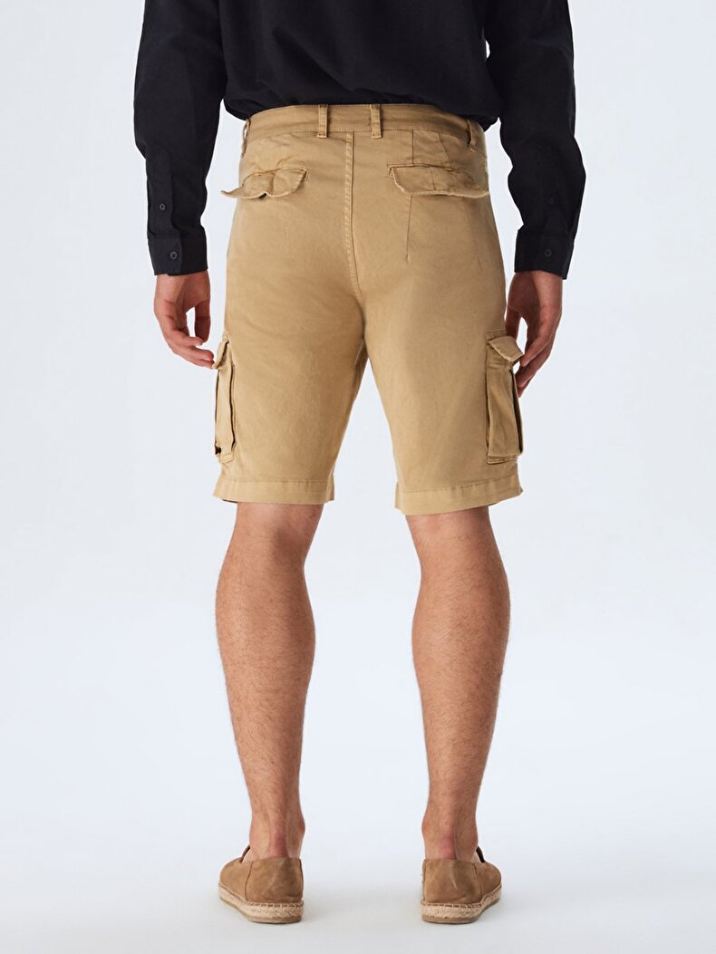 Cargo With Pockets Beige Shorts