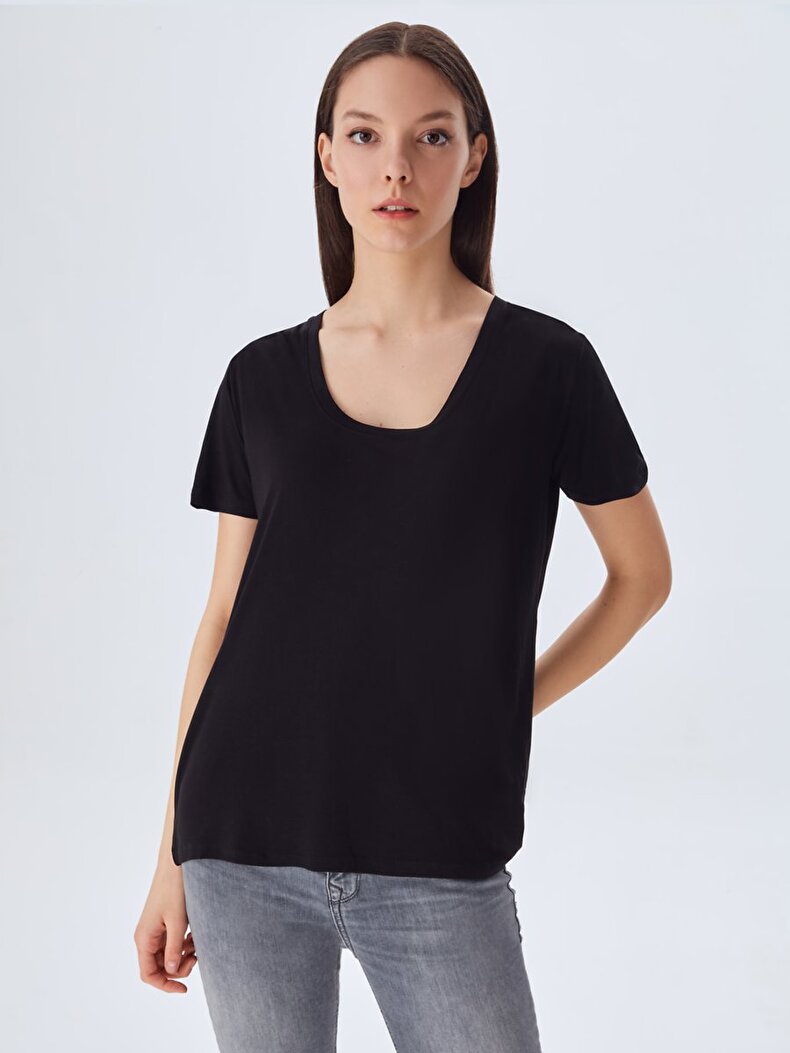 Short Sleeve Wide Collar Black T-shirt