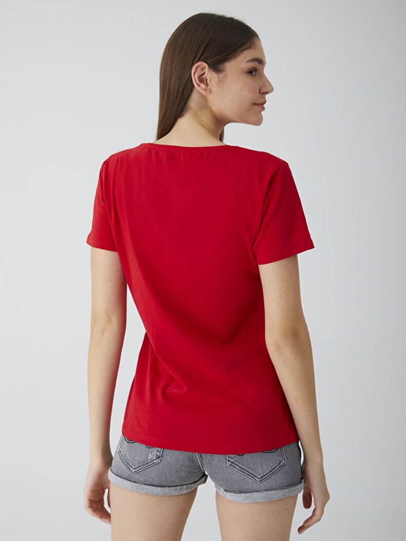 V-neck Red T-shirt