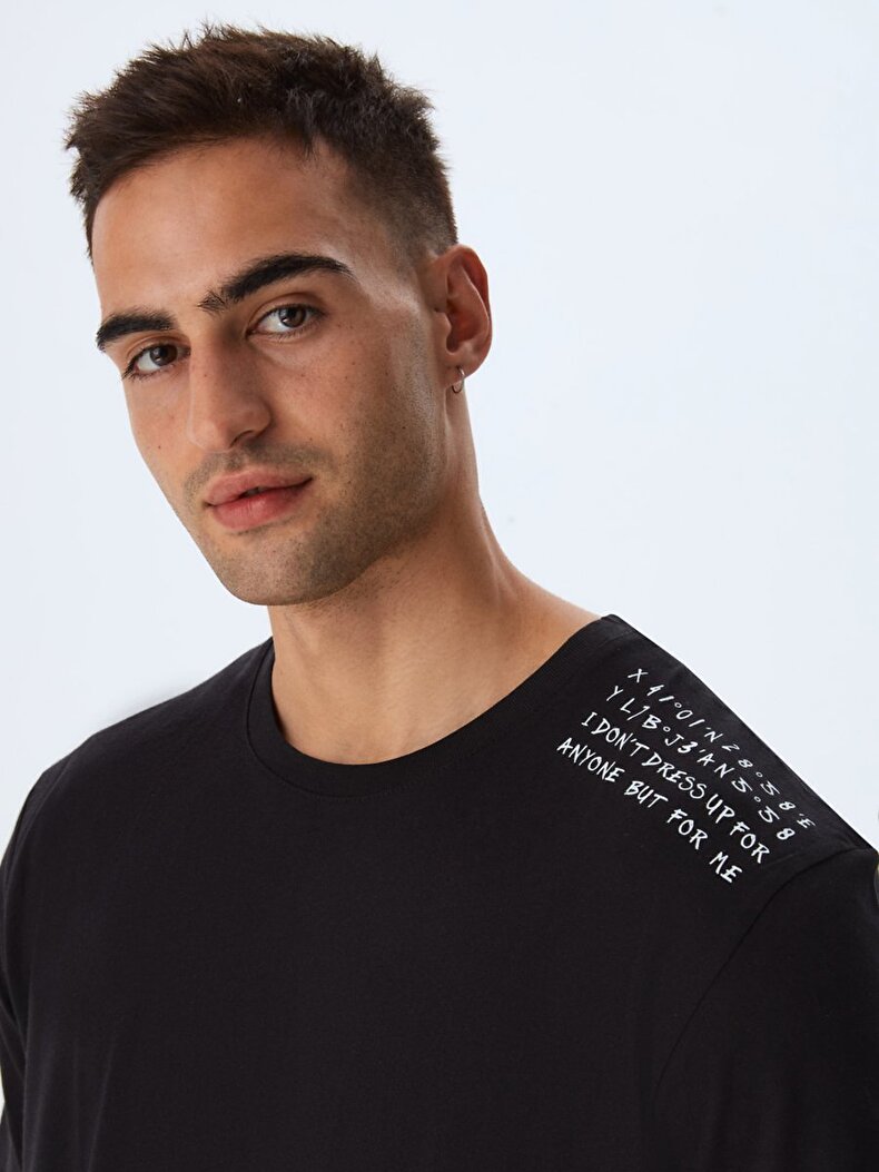 Crew Neck Zwart T-shi̇rt