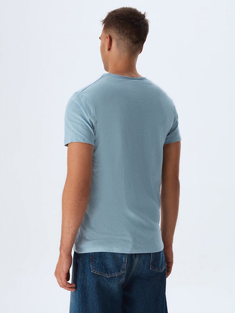 V-neck With Pockets Blue T-shirt