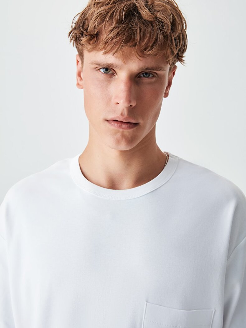 Loose Fit With Pockets White T-shirt