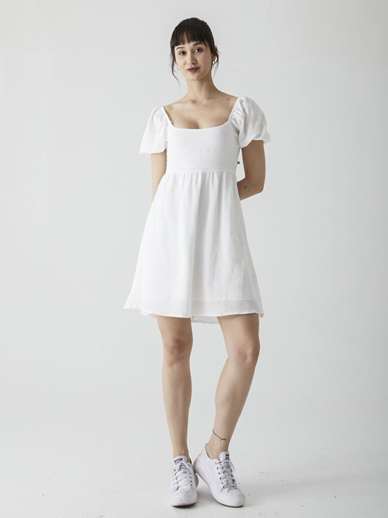LTB Sırt Detaylı Kısa Beyaz Elbise. 2