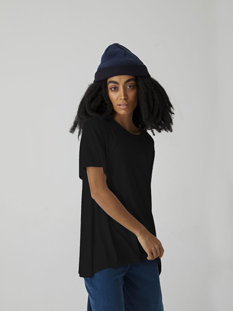 Crew Neck Comfortable Cut Zwart T-shi̇rt