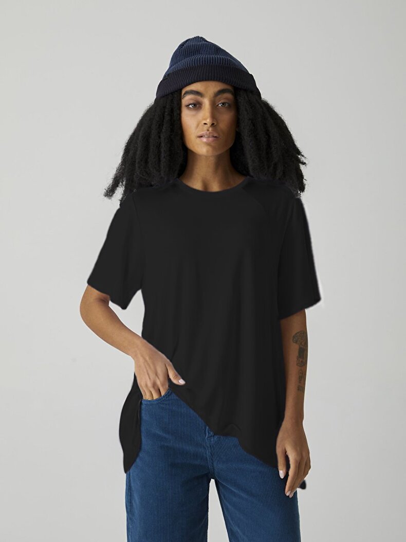 Crew Neck Comfortable Cut Zwart T-shi̇rt