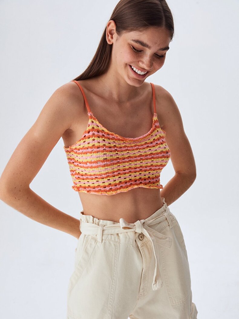 Embroided Cropped Ball Blouse
