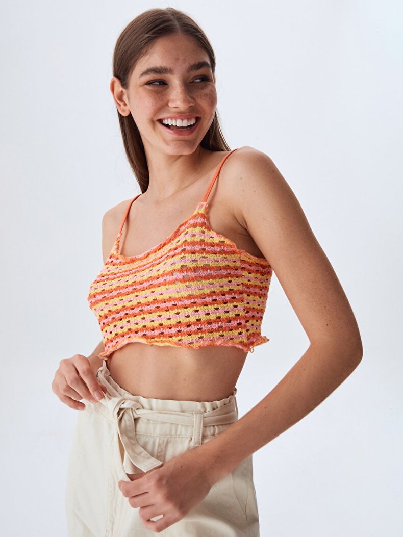 Embroided Cropped Ball Blouse