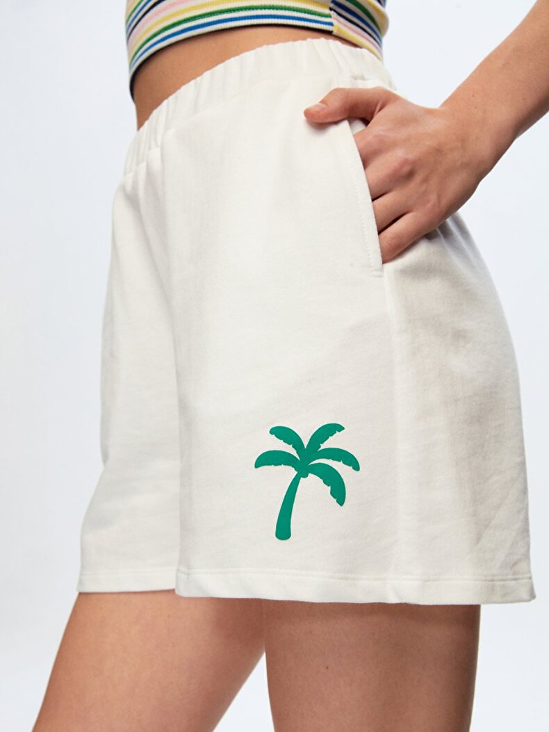 Palmtree With Print Short Wit Shorts