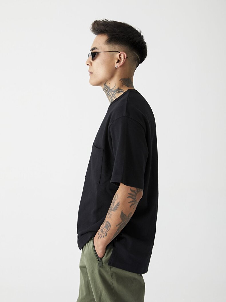 Comfortable Cut With Pockets Black T-shirt