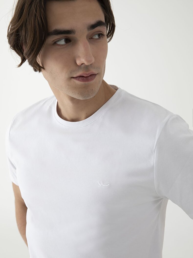 Basic Fit White T-shirt