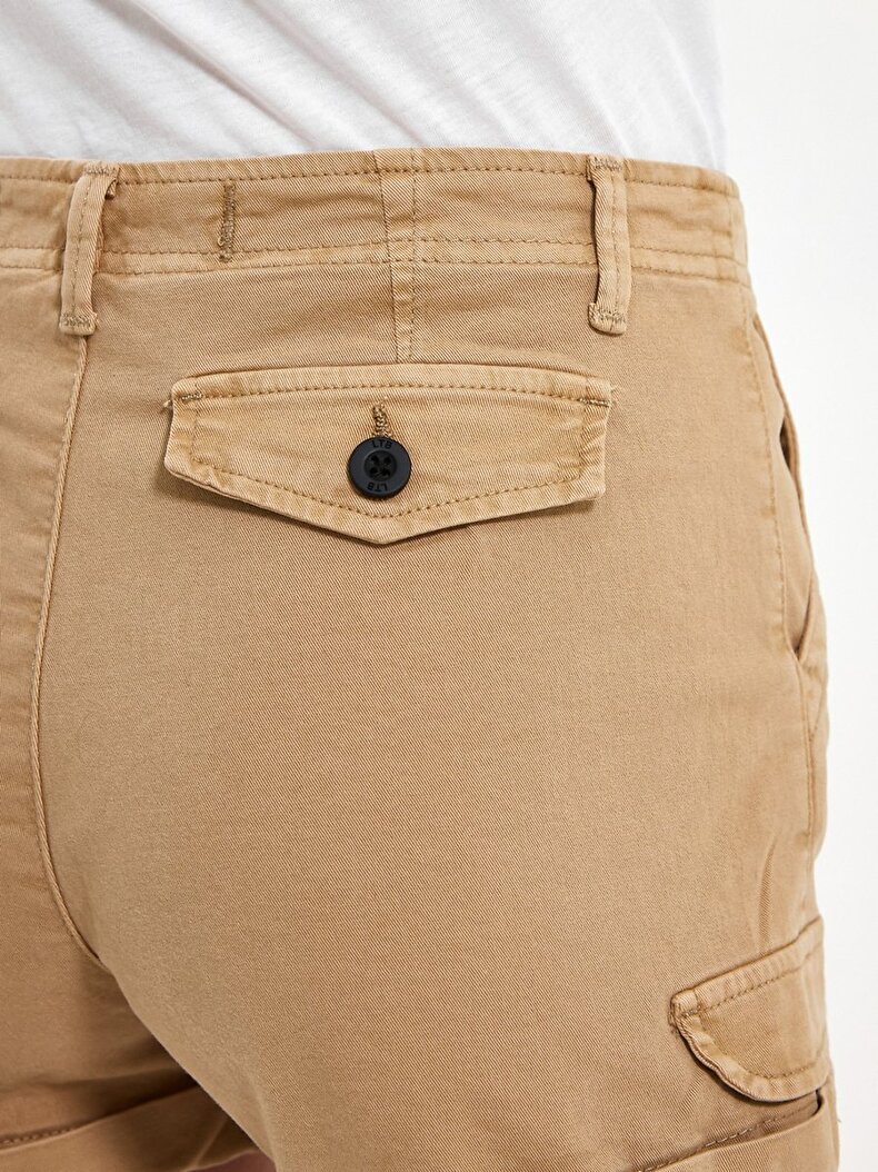 With Pockets Chinos Beige Shorts