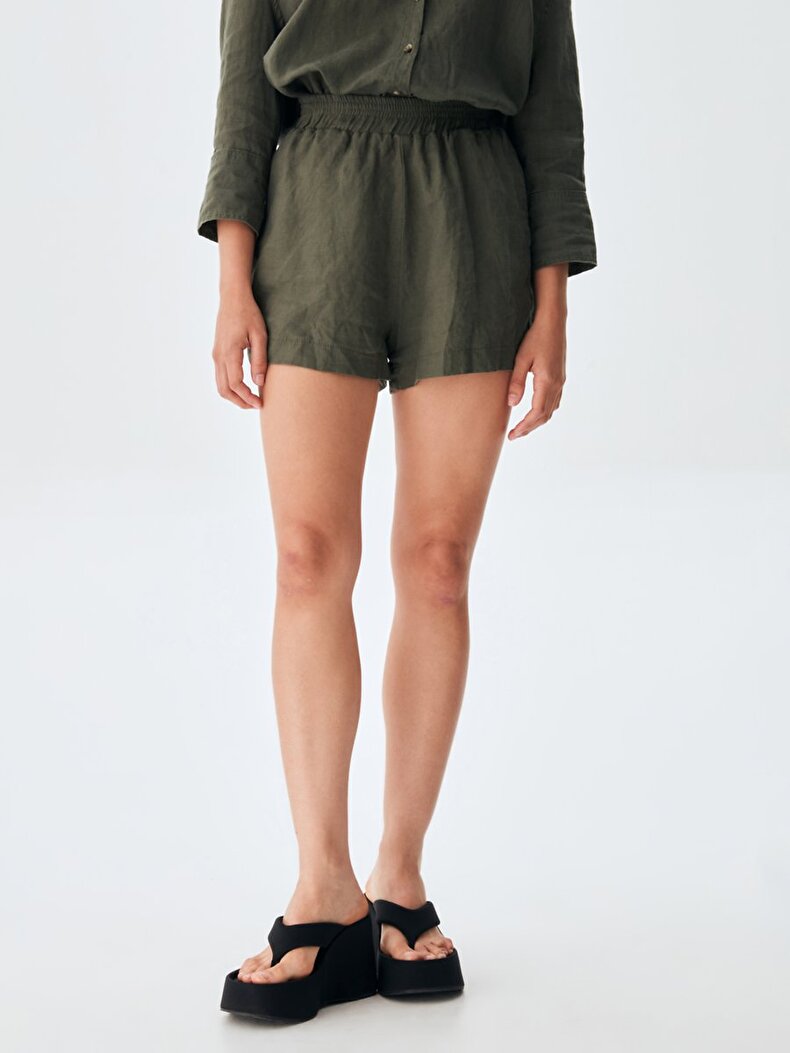 Linen Look With Pockets Green Shorts