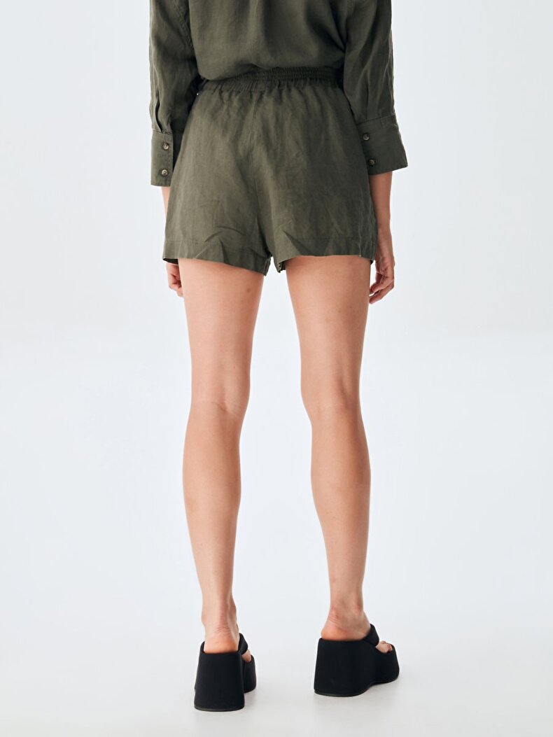Linen Look With Pockets Green Shorts