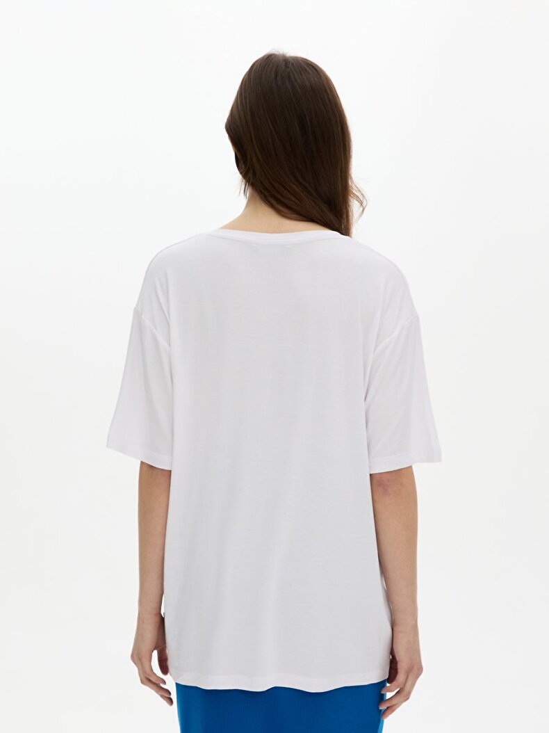 V-neck Relaxed White T-shirt
