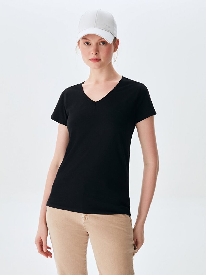 Basic V-neck Black T-shirt
