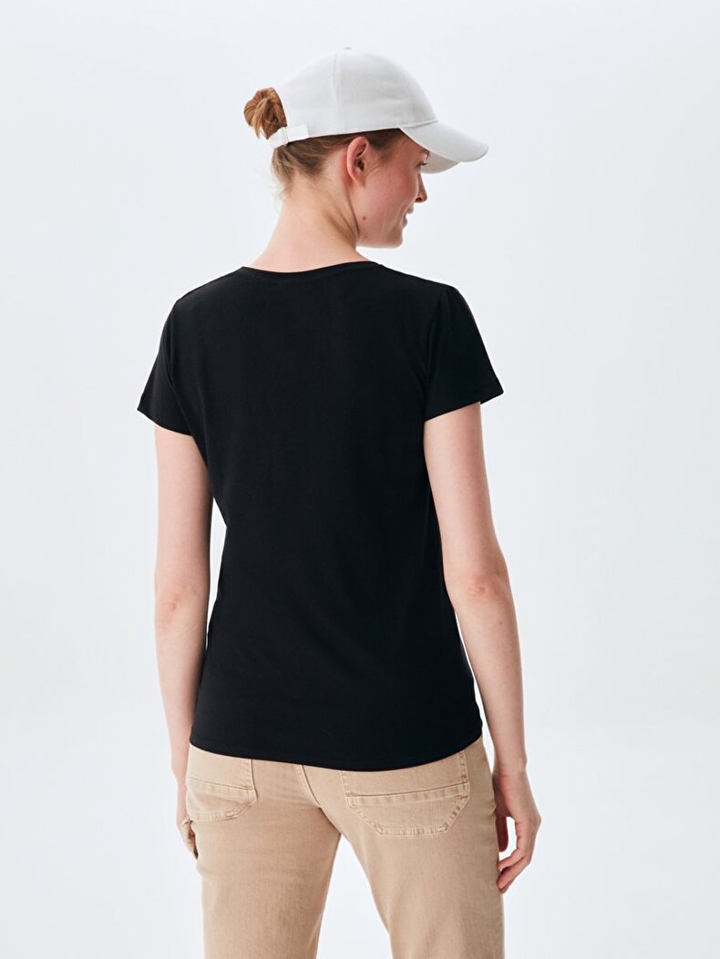 Basic V-neck Black T-shirt