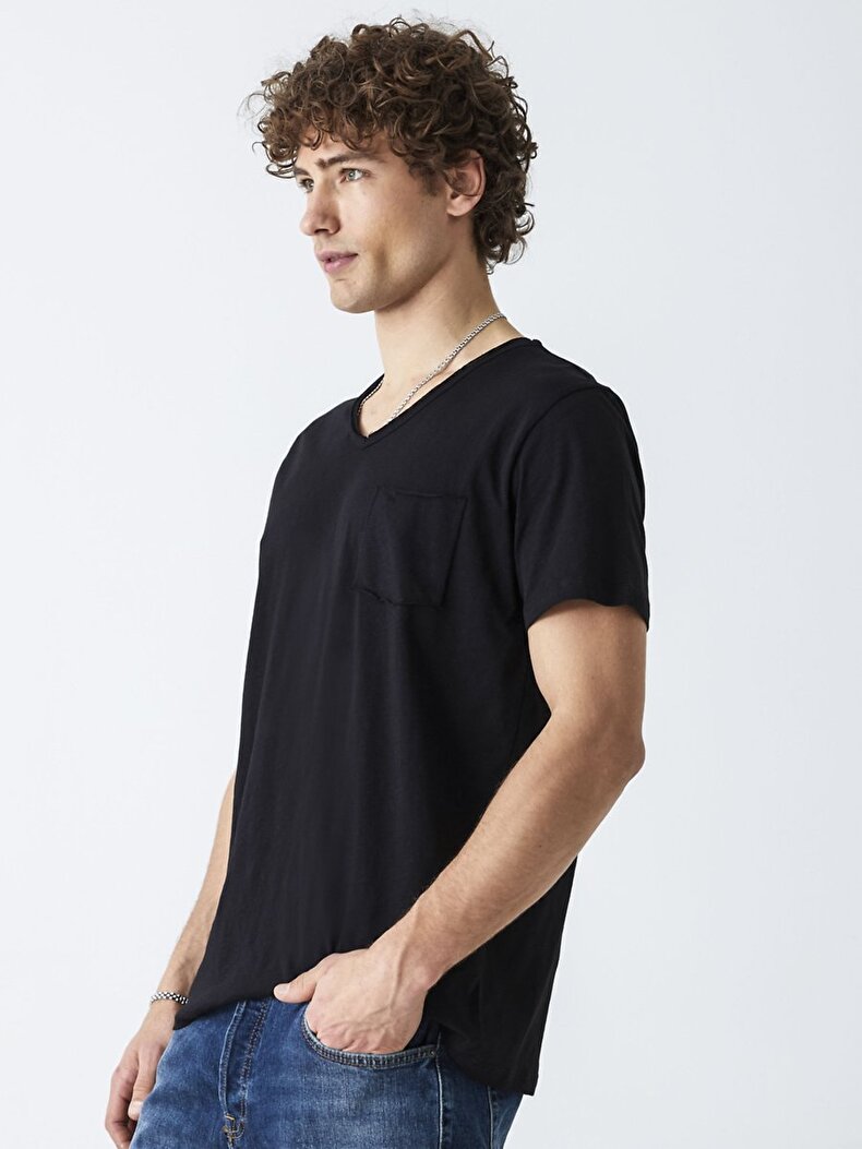 V-neck With Pockets Black T-shirt