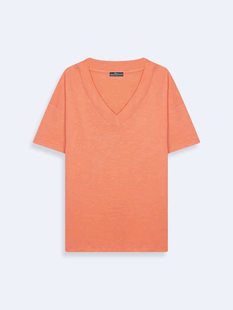 Pembe T-shırt