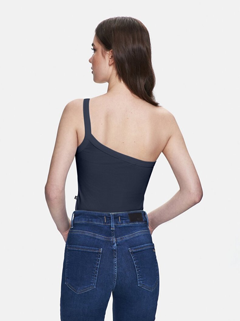 Lacivert Atlet