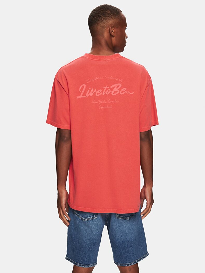 Pembe T-shırt