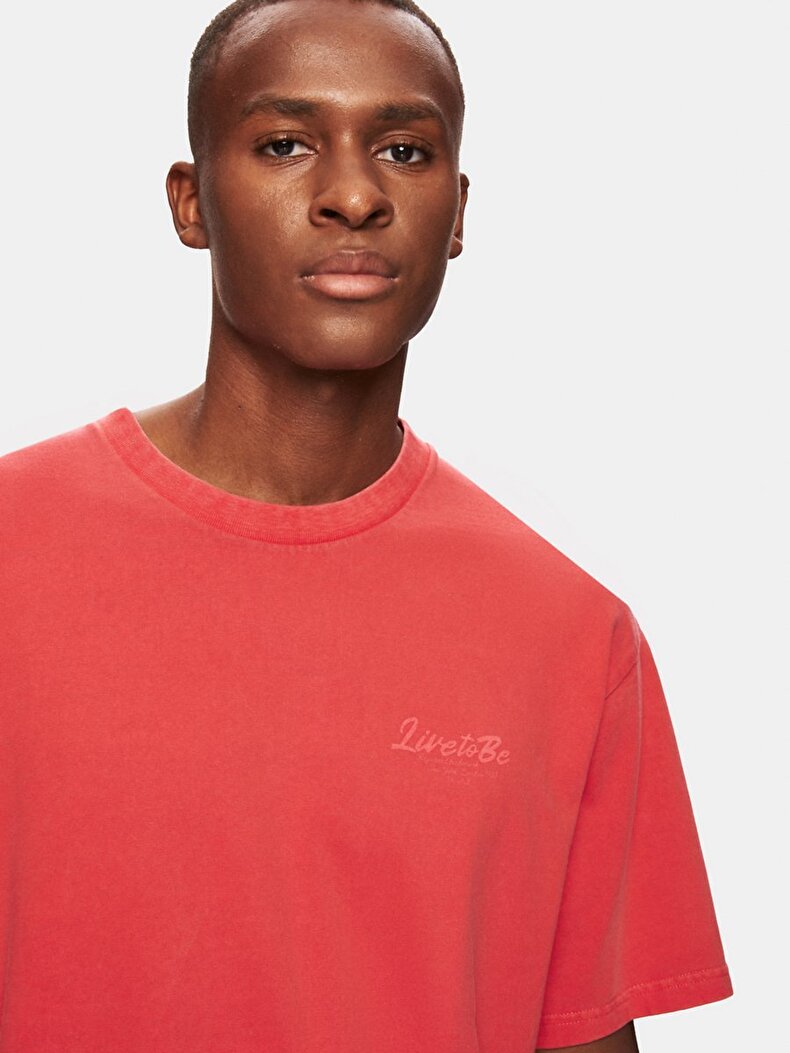 Pembe T-shırt