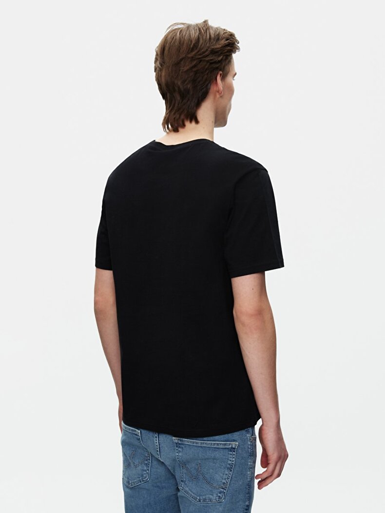 Black T-shirt