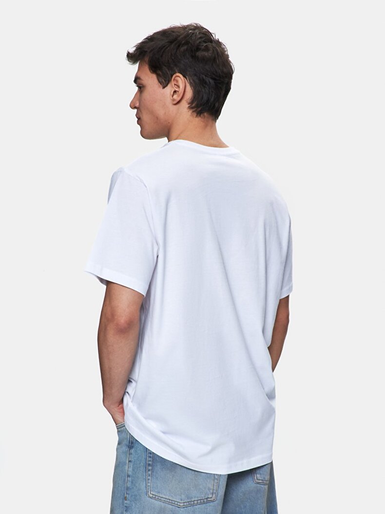 Beyaz T-shırt