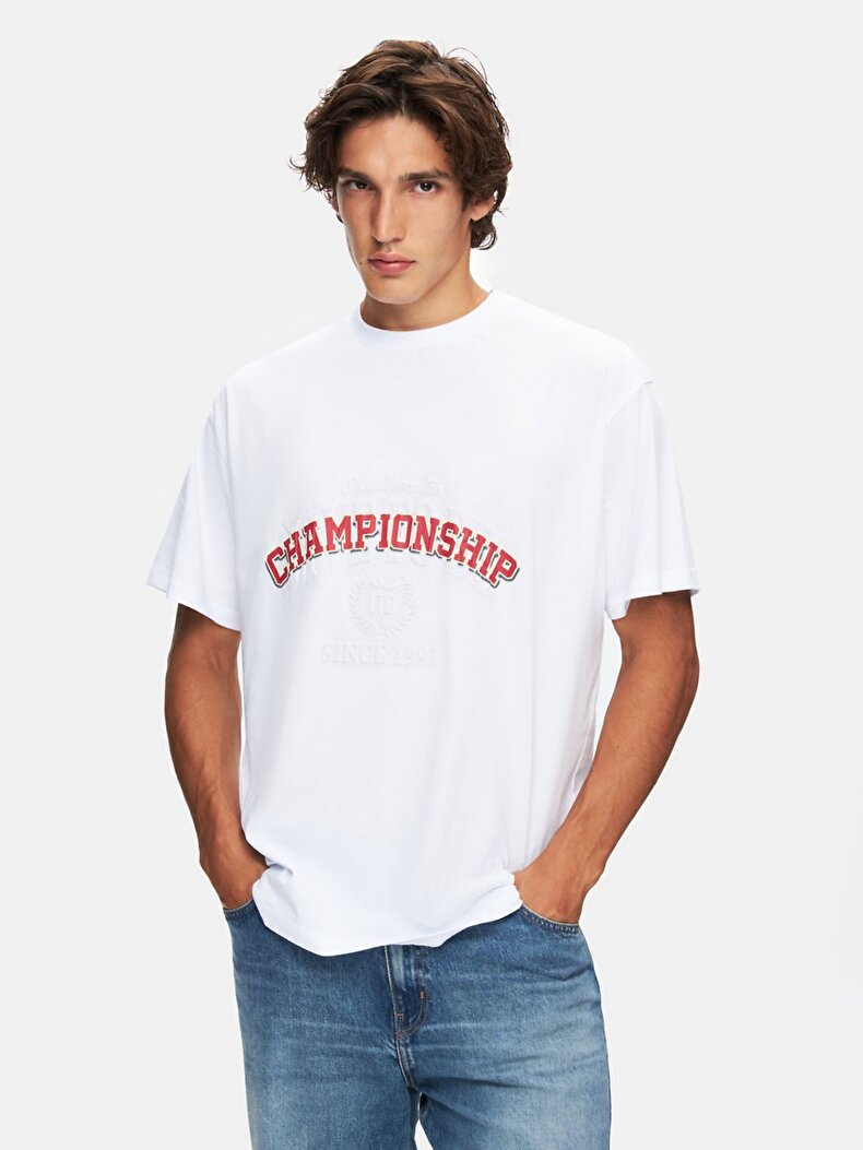 Beyaz T-shırt