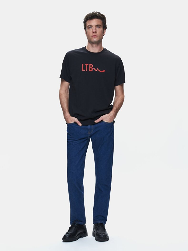 Black T-shirt