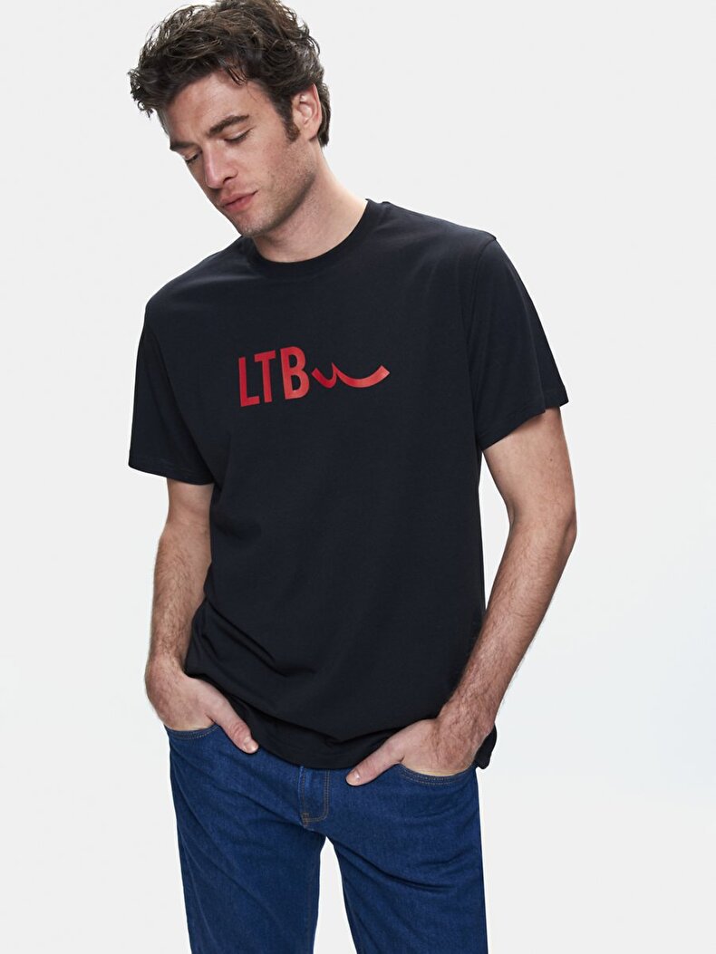Black T-shirt