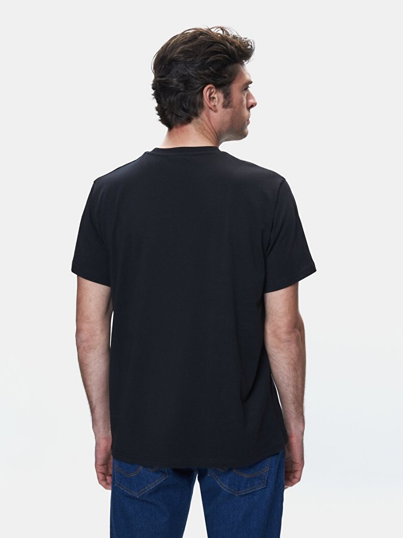 Black T-shirt
