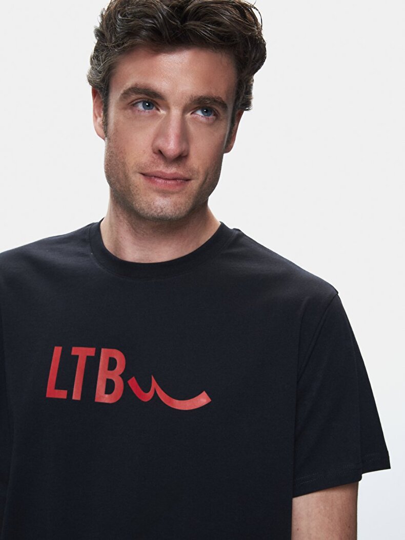 Black T-shirt