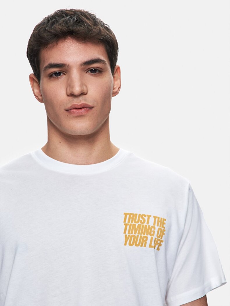 Beyaz T-shırt