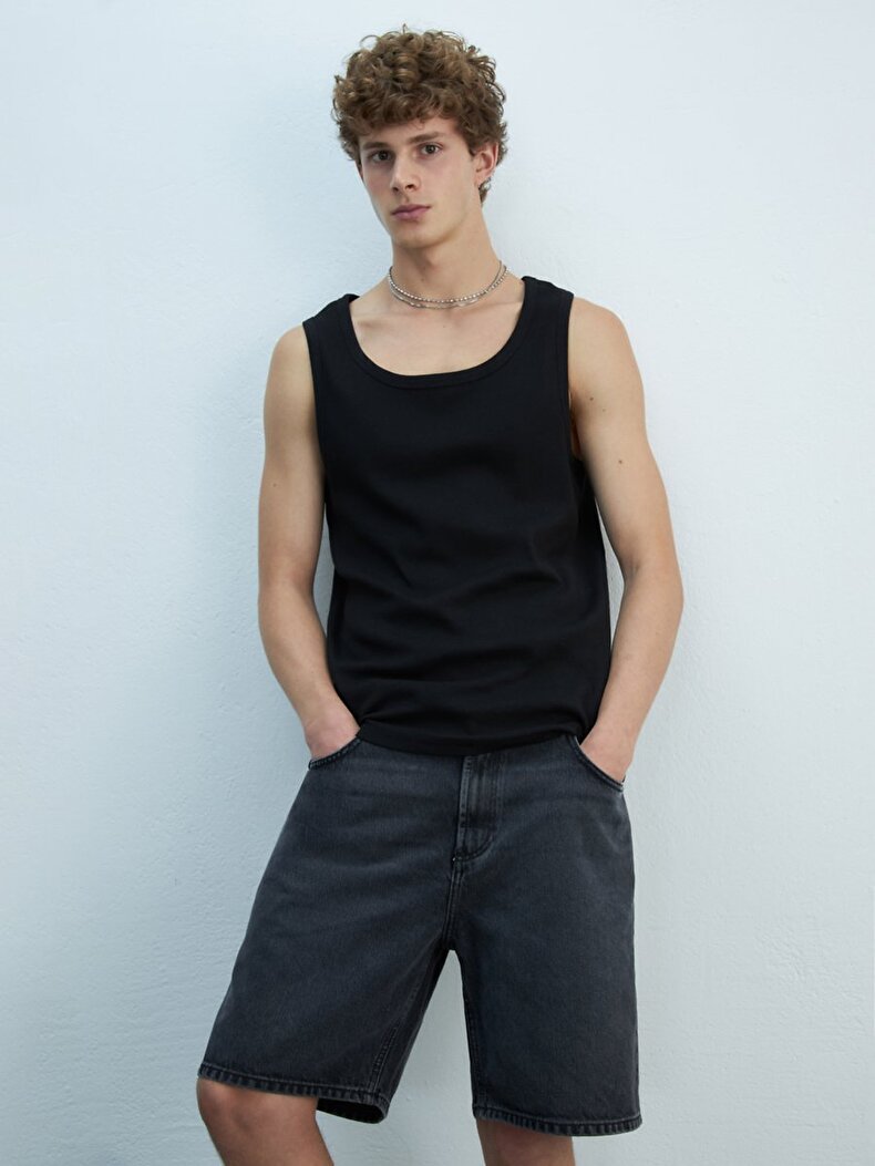 Black T-shirt