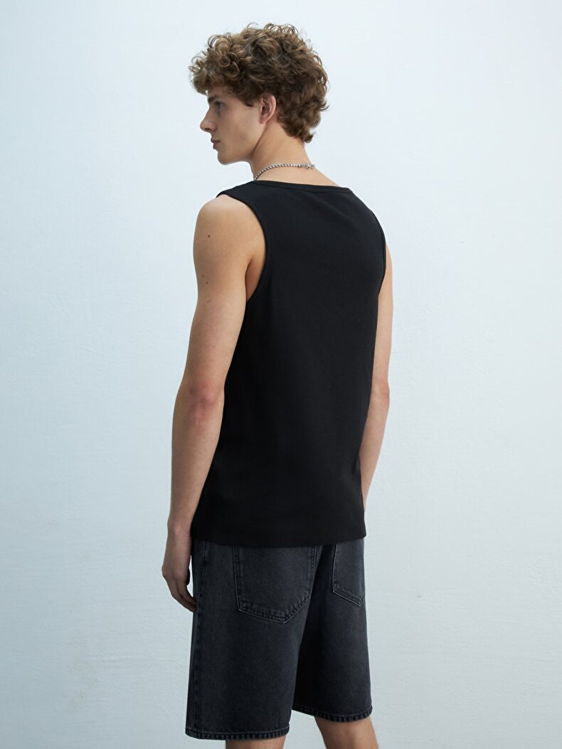 Black T-shirt
