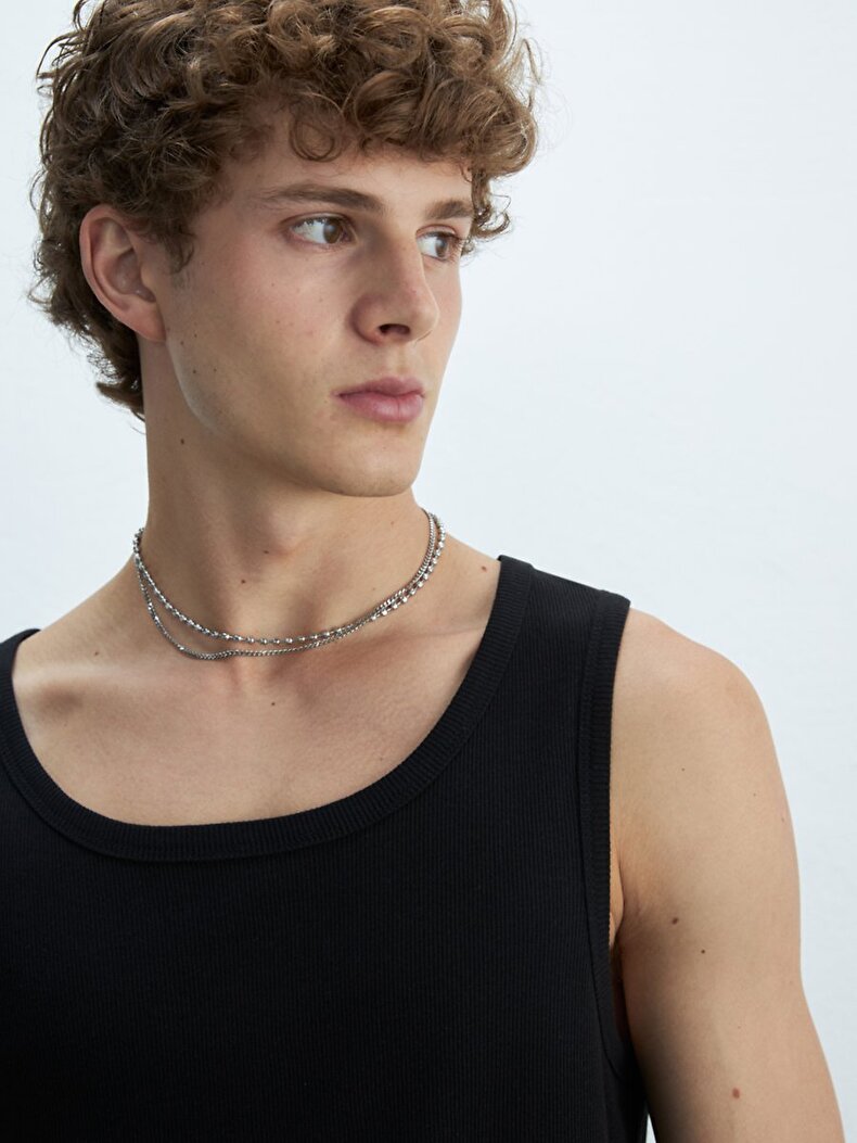 Black T-shirt