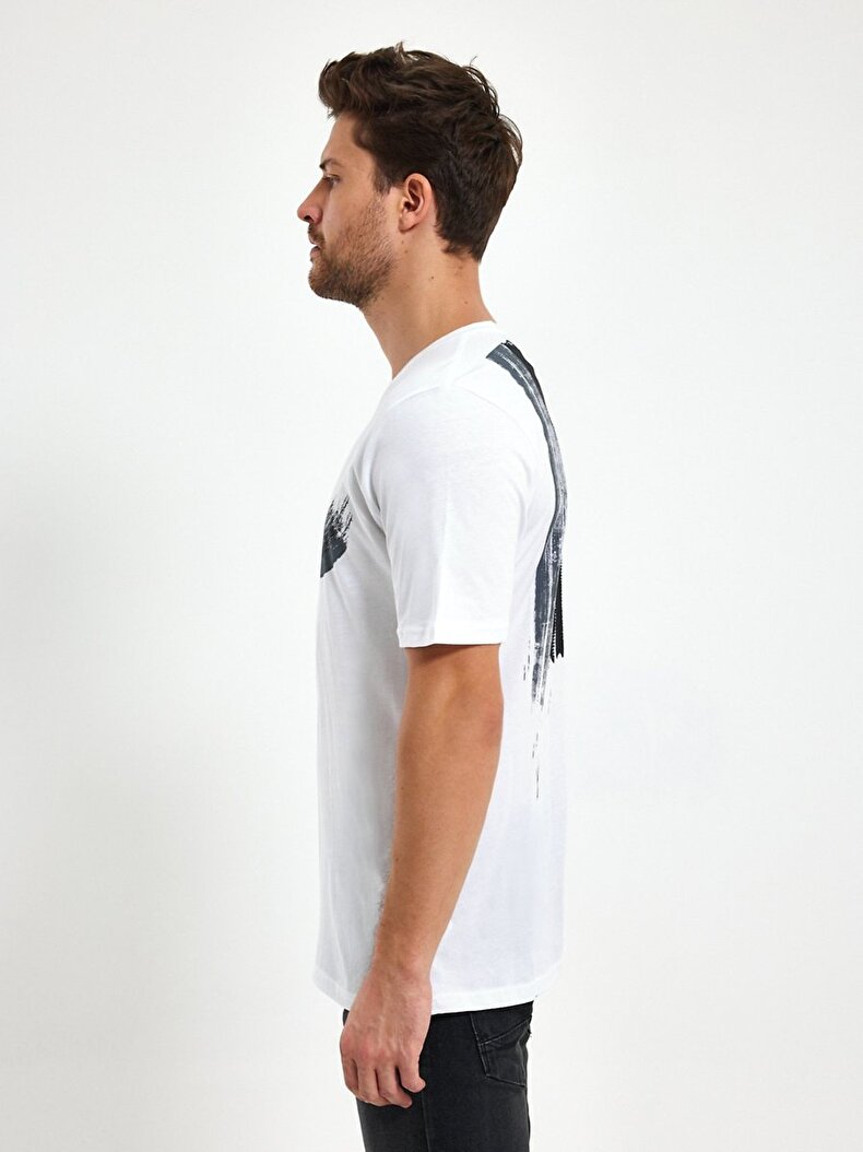 White T-shirt