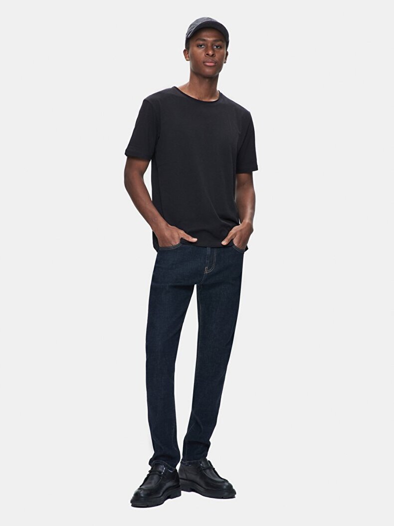 Black T-shirt