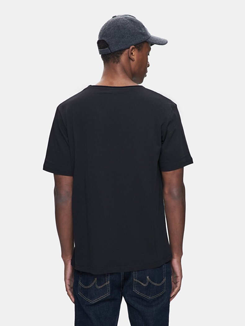 Black T-shirt