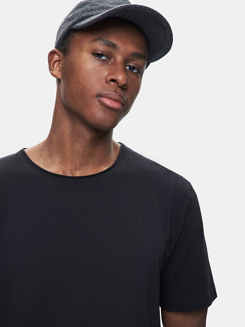 Black T-shirt