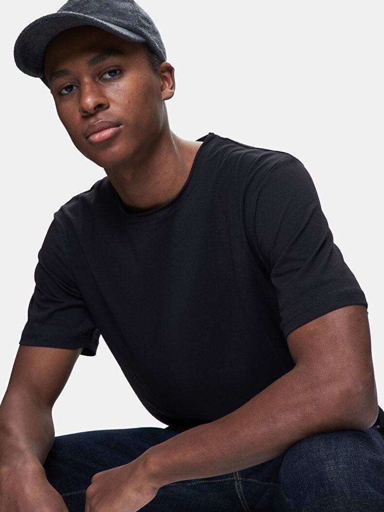 Black T-shirt