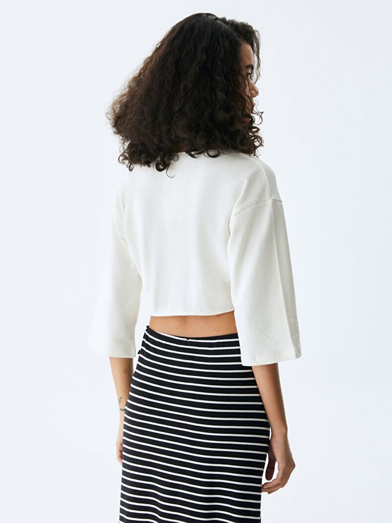 Front Cord Closure Cropped Ball White Sweatshirt