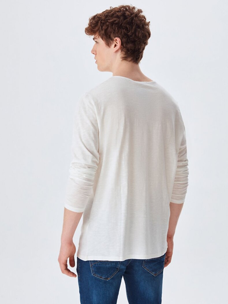 V-neck White Sweatshirt