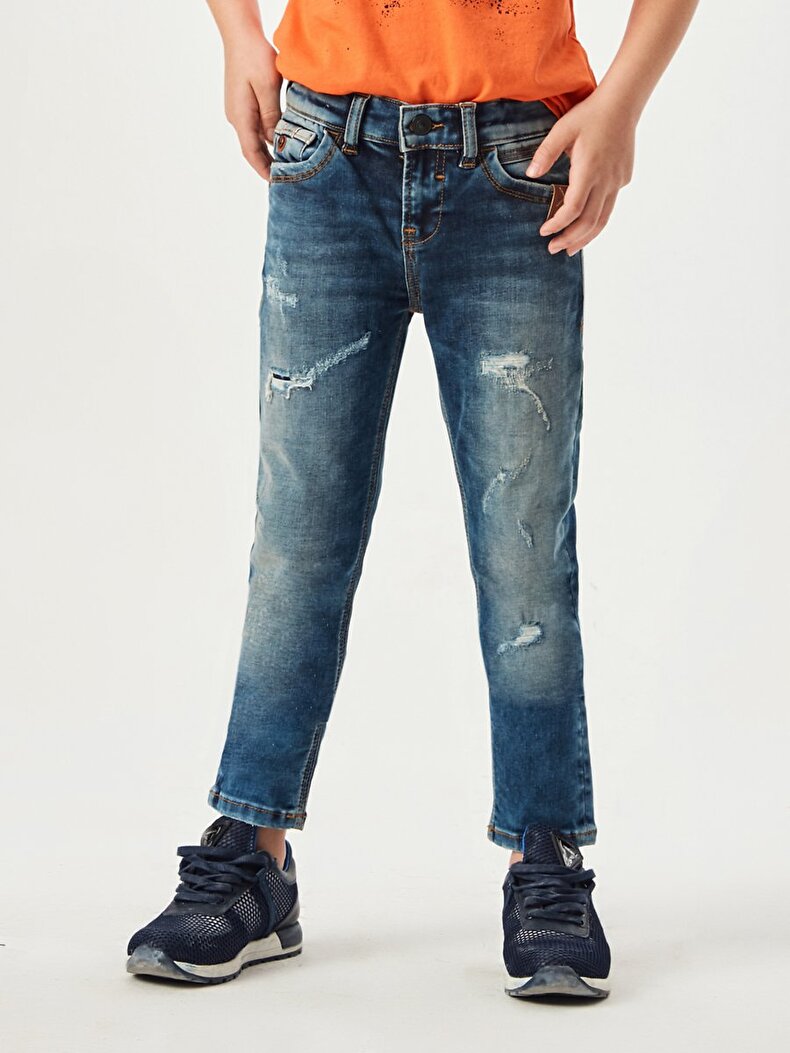 Cayle B Broek